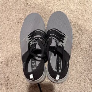 Under Armour Men's Black and Gray Athletic Shoes